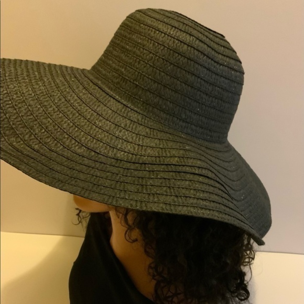 Beach hat - Picture 2 of 8